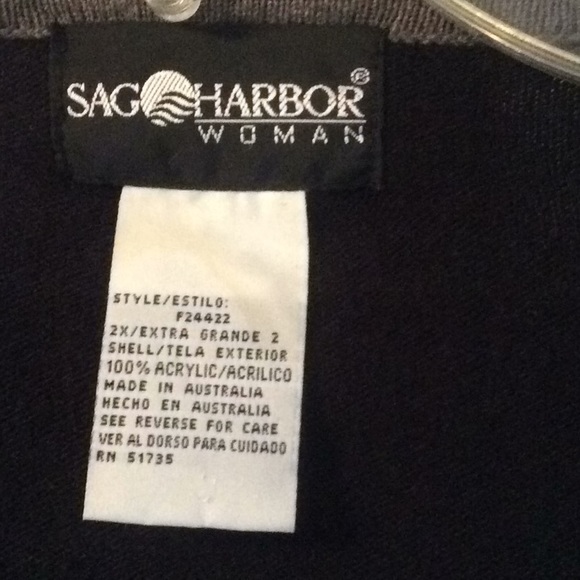 🍀2X, looks like 2 piece, but is 1, sweater. - Picture 2 of 3